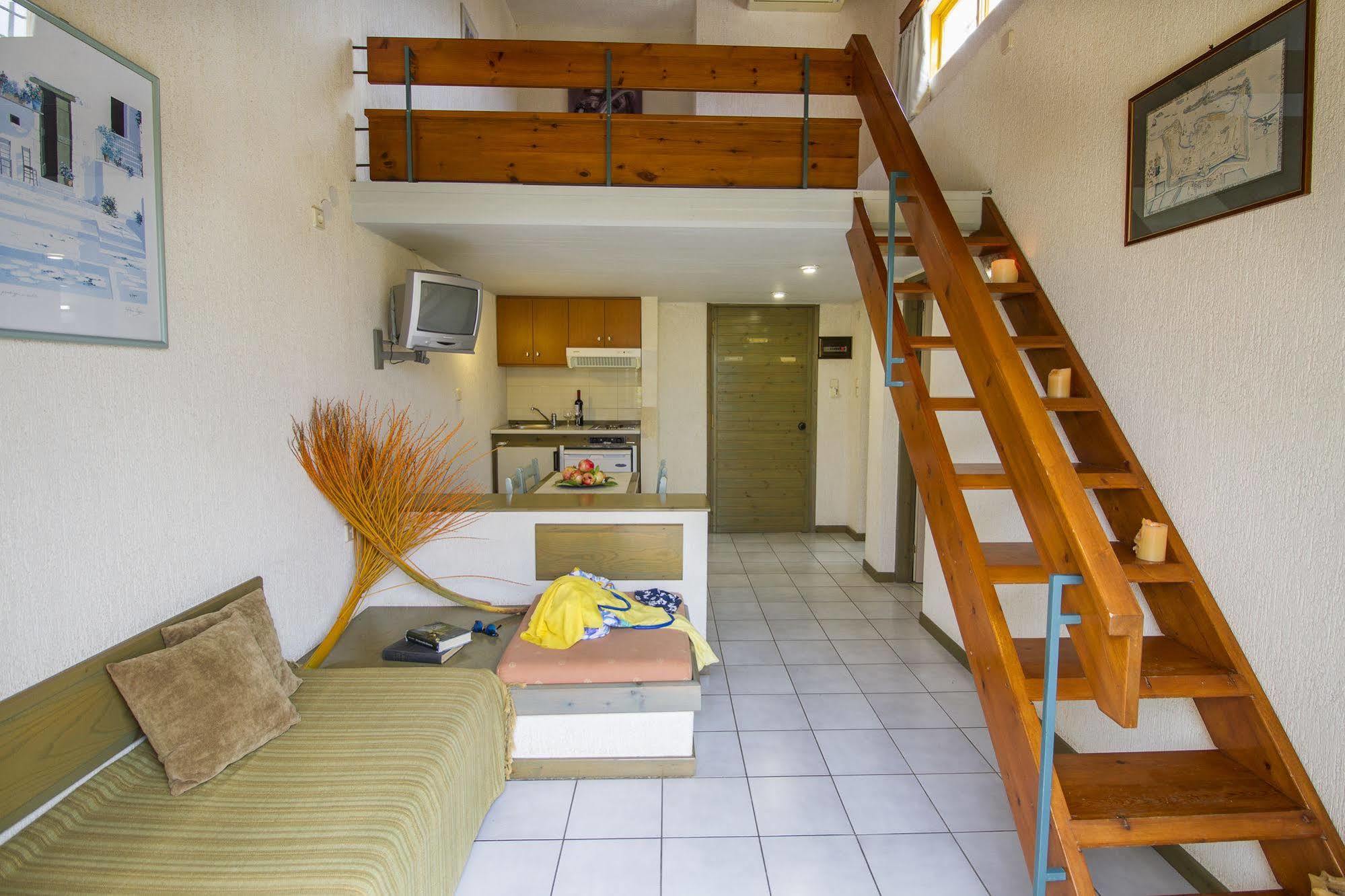 Lycasti Maisonettes